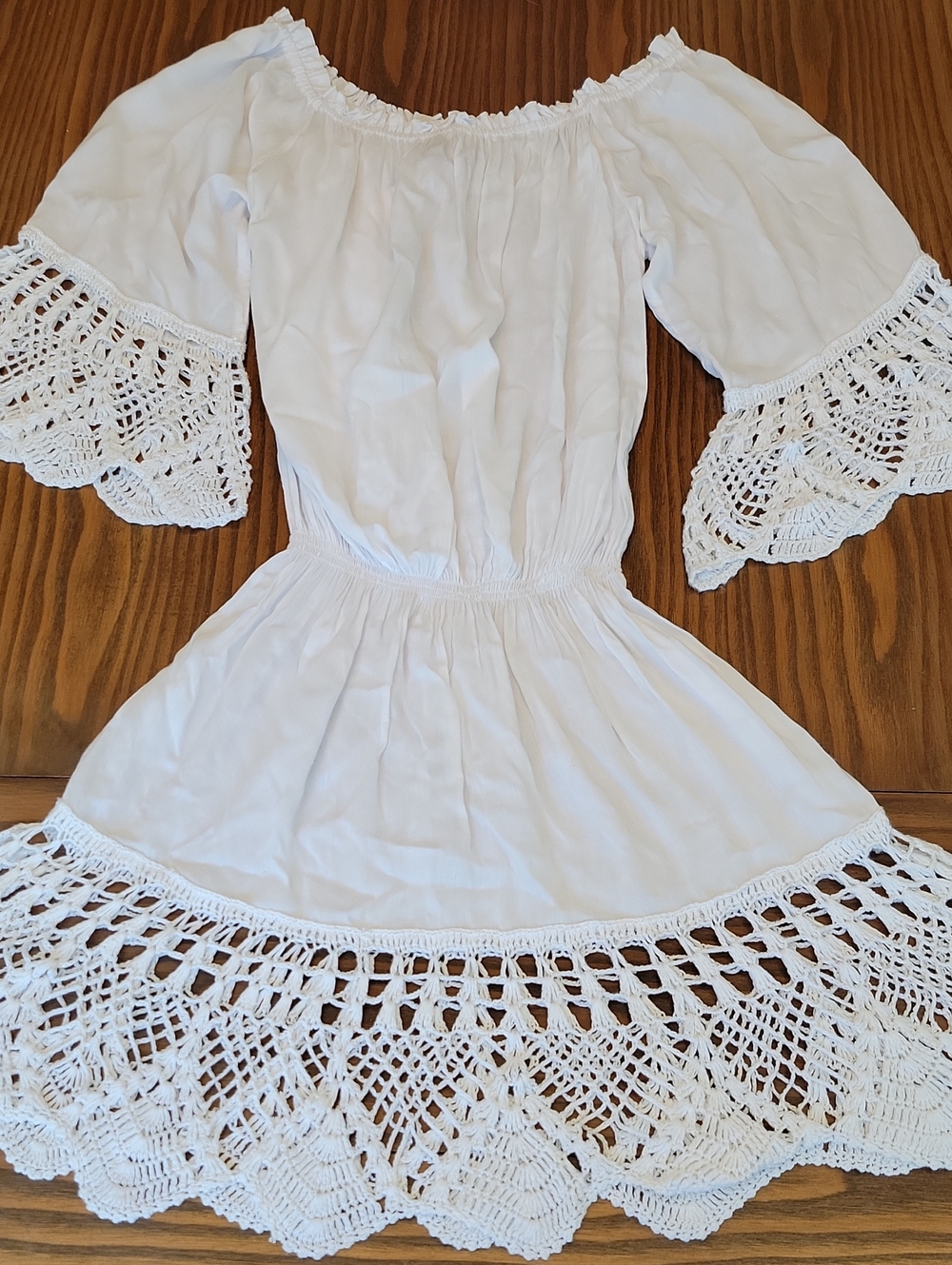 NWT -- BALI QUEEN "Sophia" White Off-Shoulder Crochet Hem Mini Dress | Size: S/M
